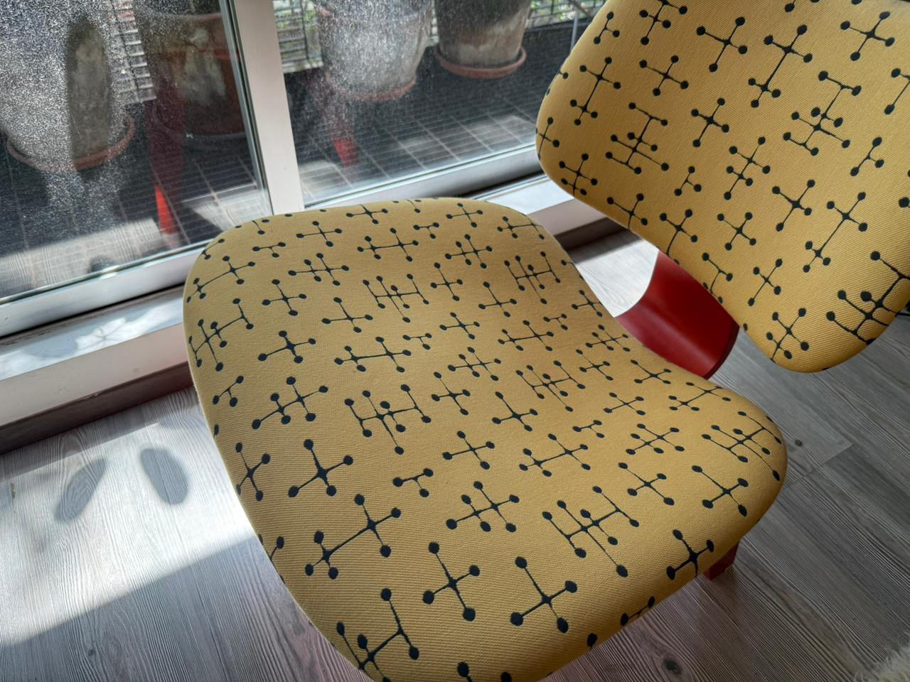 Eames LCW Herman Miller