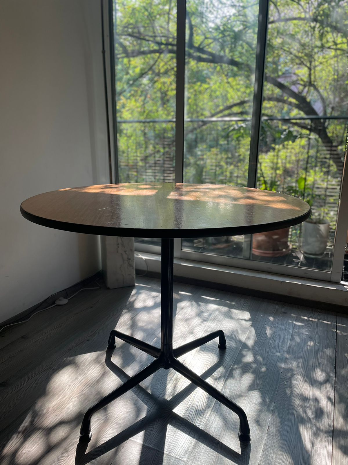 Eames Round Universal Base Dining & Work Table Herman Miller
