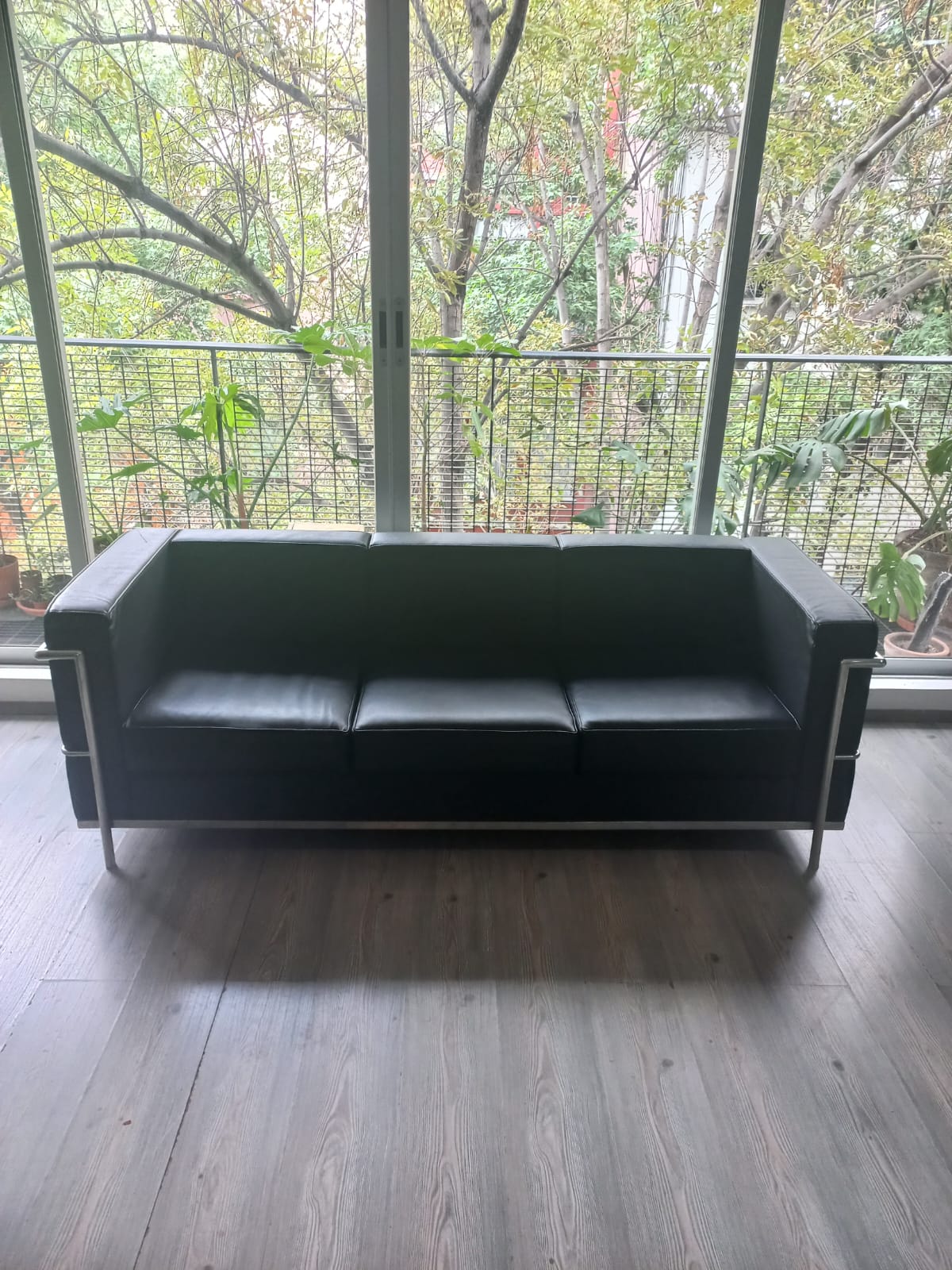 LC3 - Three seater Sofa - Le Corbusier - Pierre Jeanneret - Charlotte Perriand
