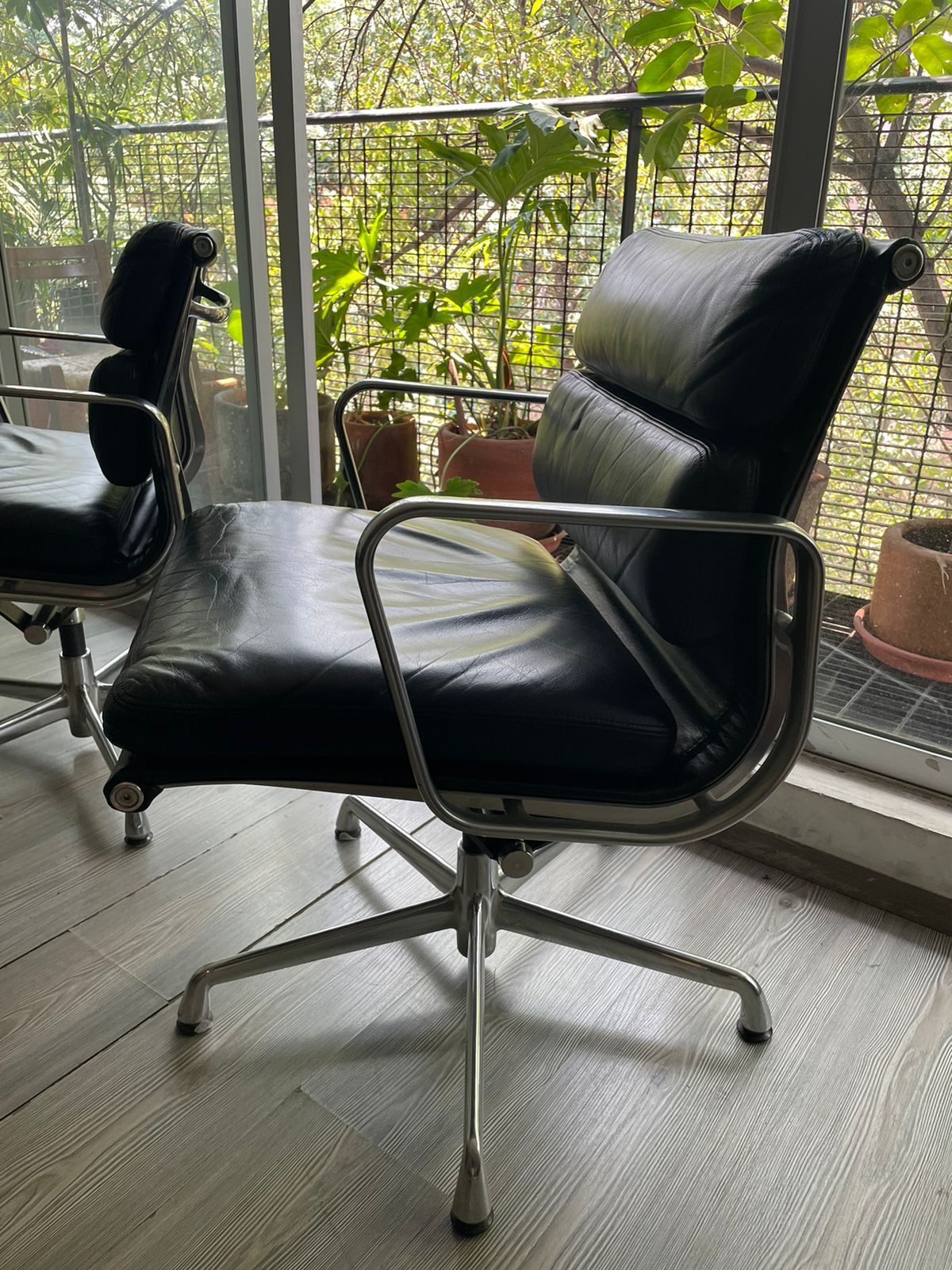 Eames Soft Pad EA 434 Chair Herman Miller