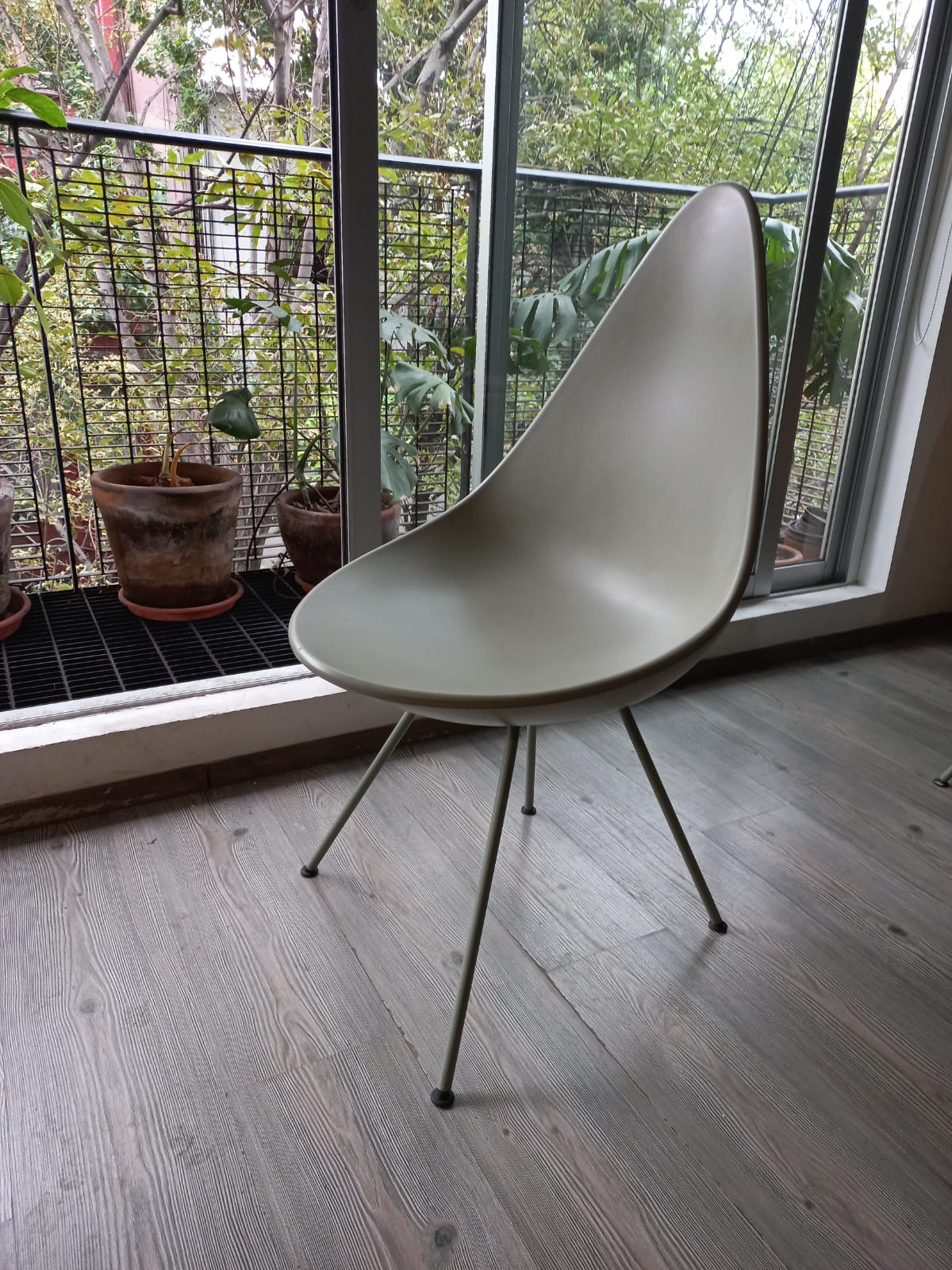 Drop Silla Republic Fritz Hansen Arne Jacobsen