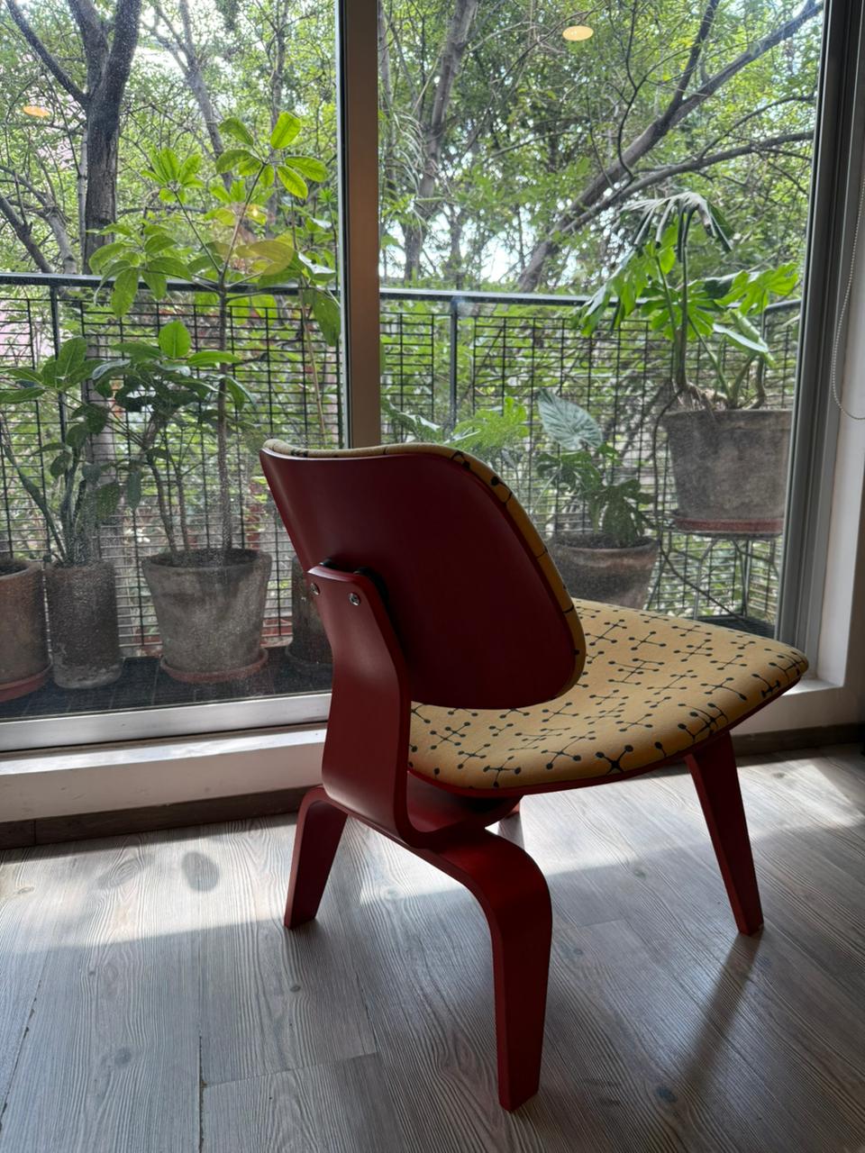 Eames LCW Herman Miller