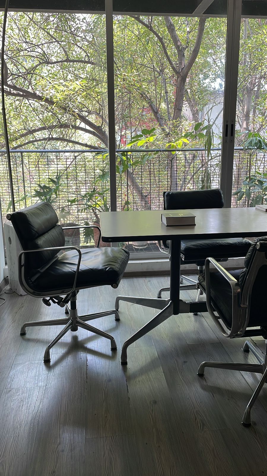 Eames Soft Pad EA 434 Chair Herman Miller