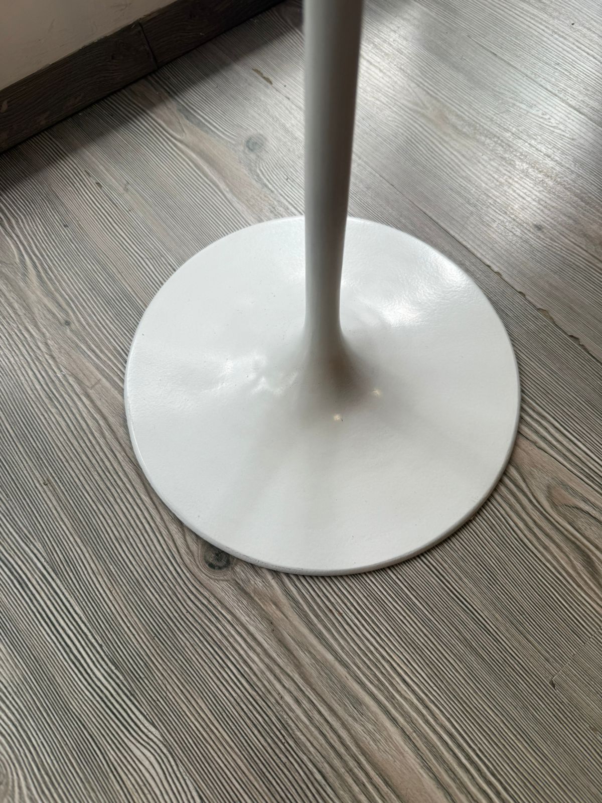 Table Saarinen Tulip Side Knoll