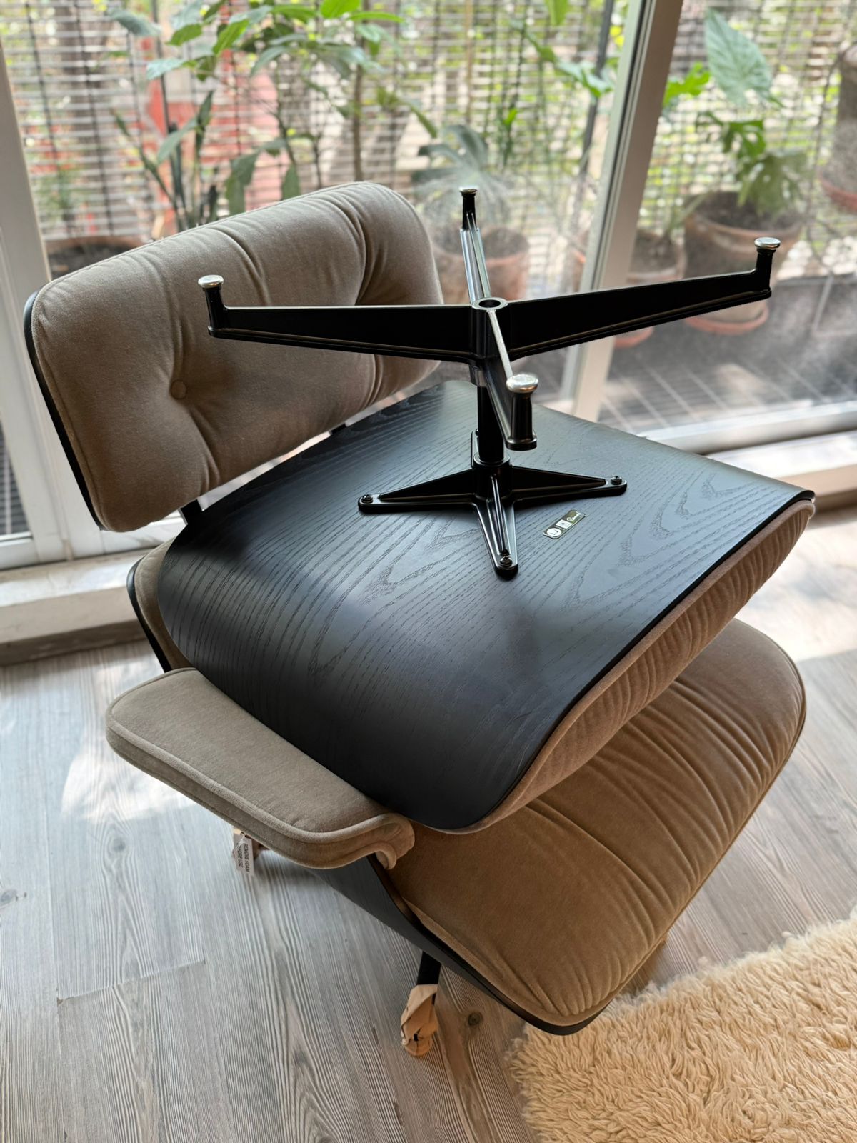 Eames Lounge & Ottoman Herman Miller