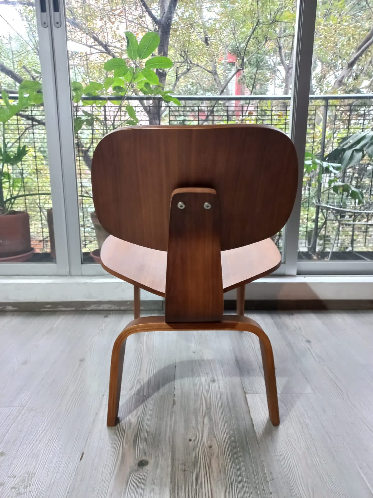 Eames LCW