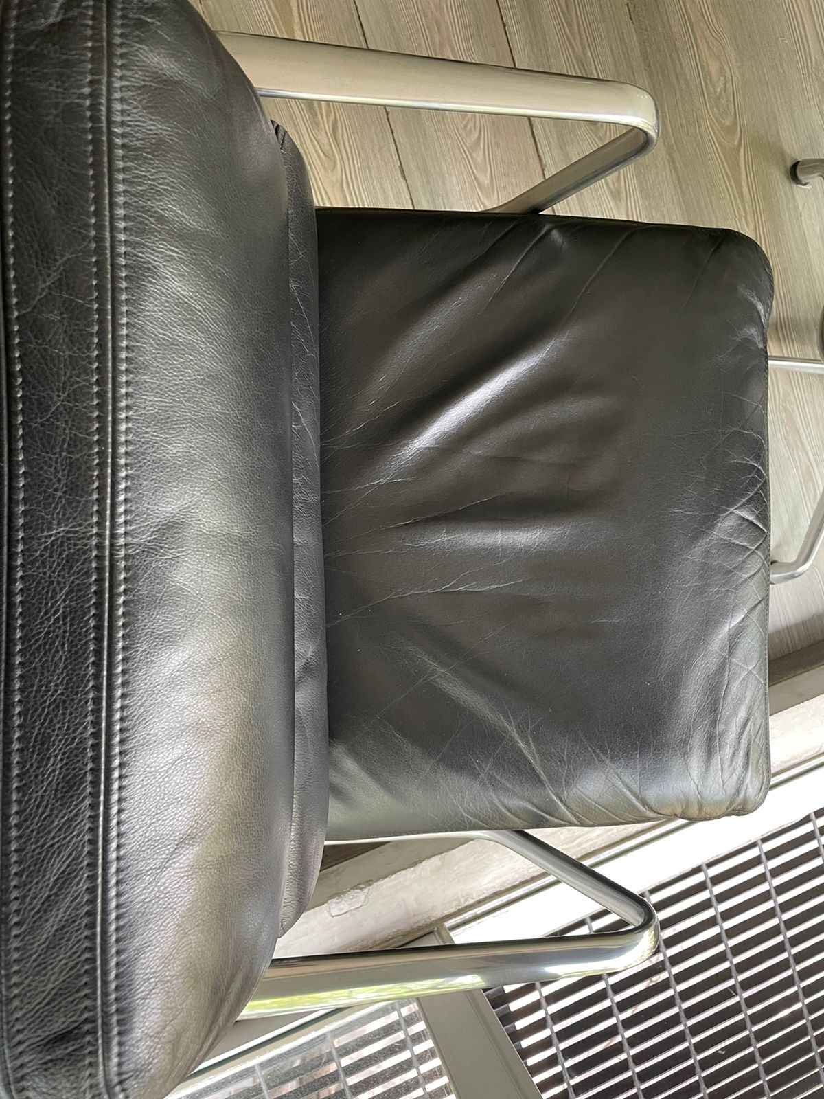 Eames Soft Pad EA 434 Chair Herman Miller