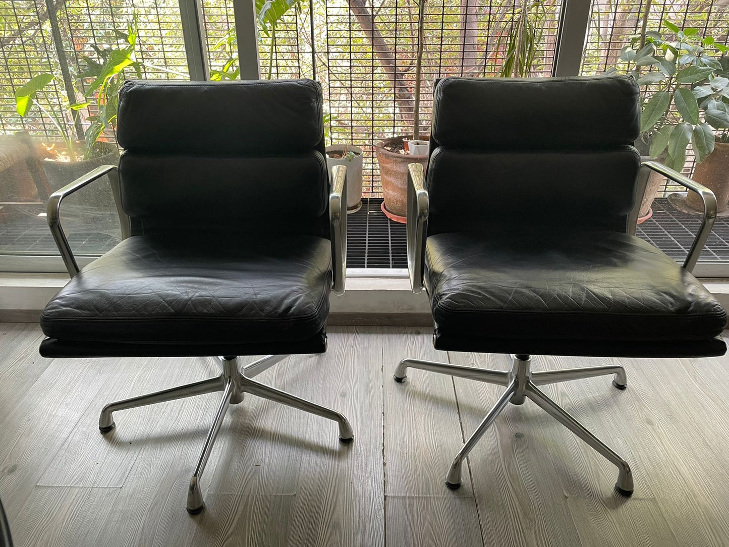 Eames Soft Pad EA 434 Chair Herman Miller