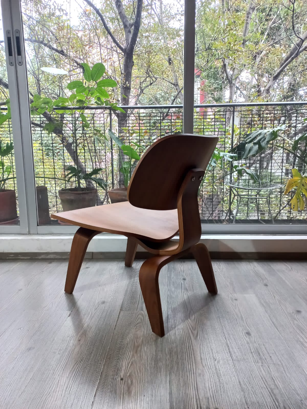Eames LCW