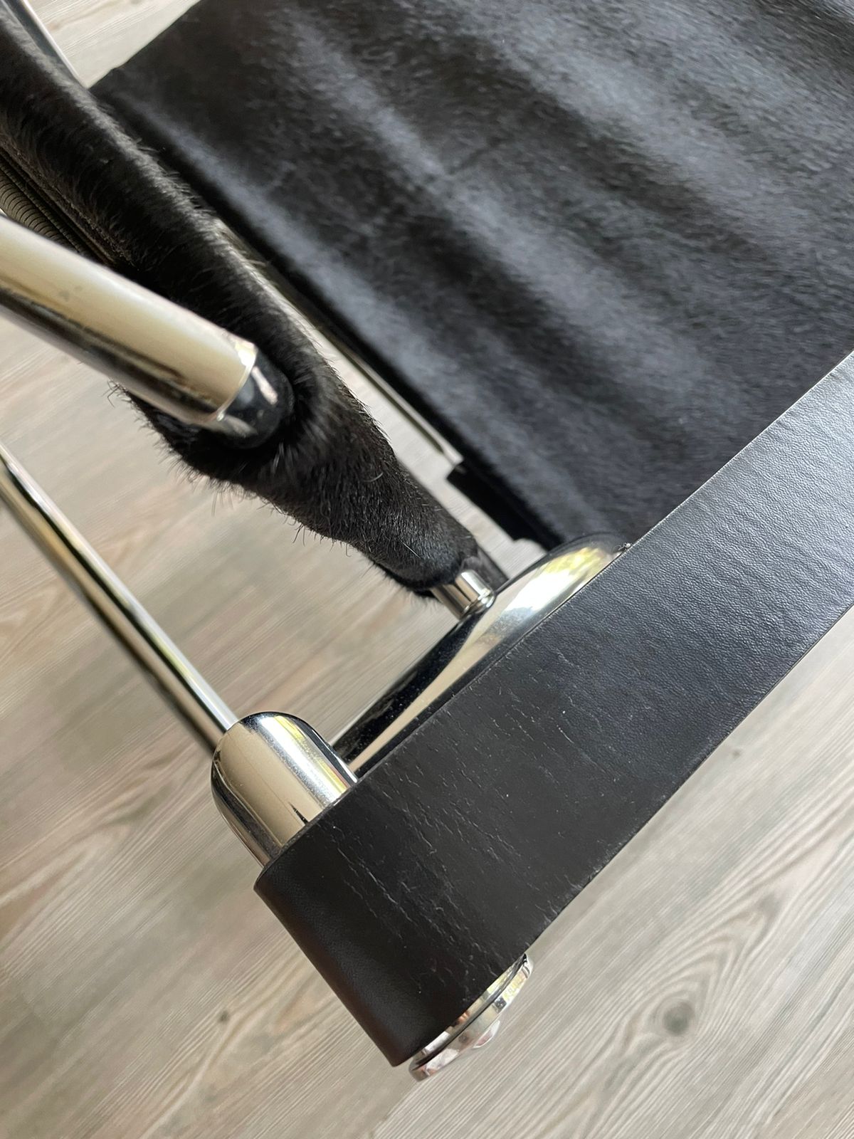 LC1 Basculant Chair Le Corbusier Black Cowhide Cassina