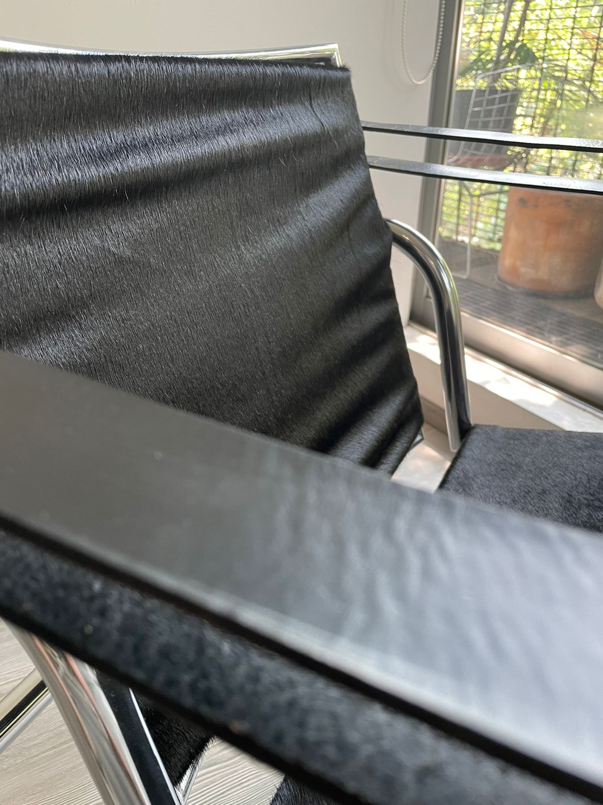 LC1 Basculant Chair Le Corbusier Black Cowhide Cassina