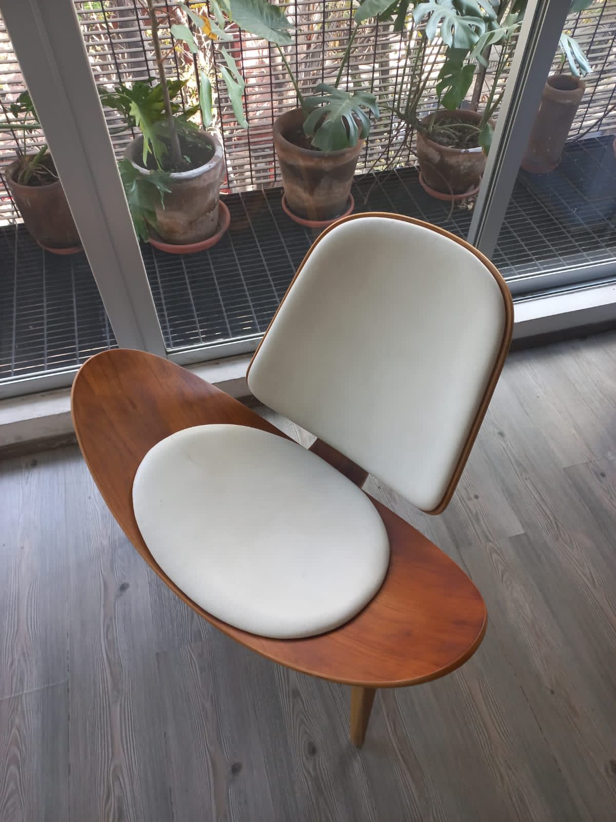 Shell Chair CH07