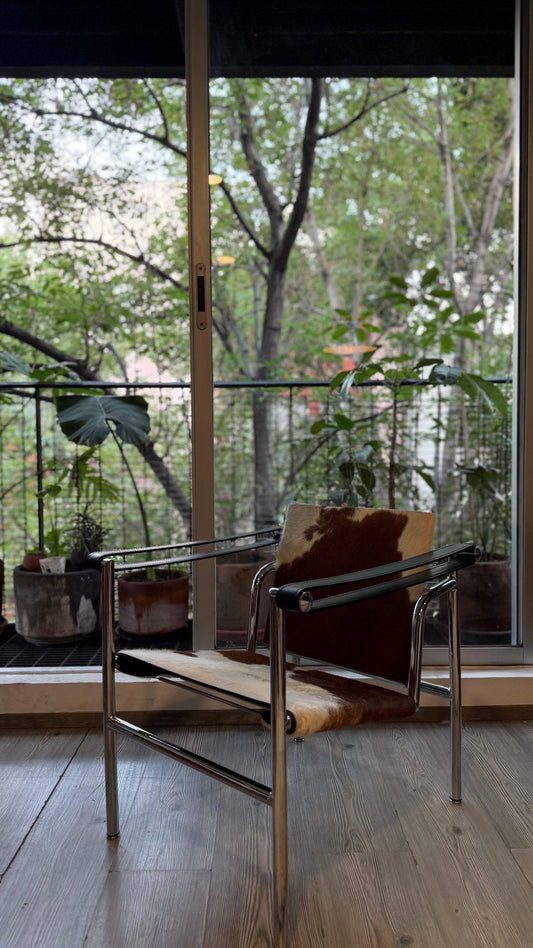 Lc1 Basculant Le Corbusier Replica