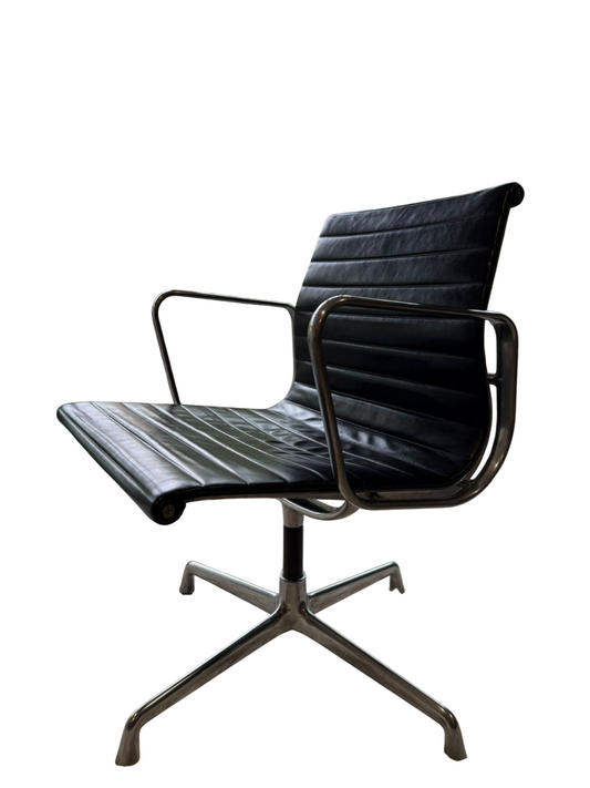 Eames EA 104 Aluminium Group Vitra