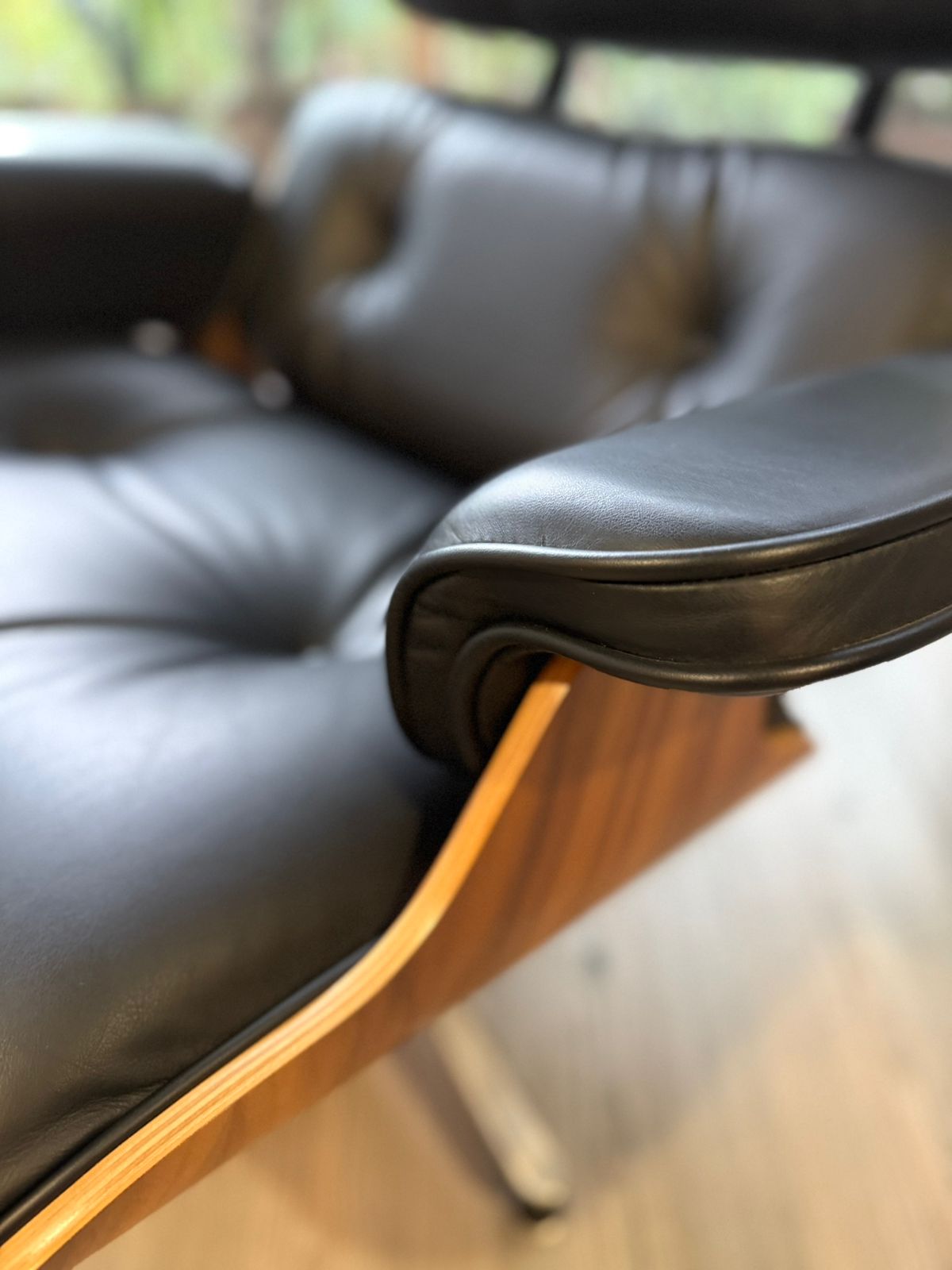 Eames Lounge & Ottoman Herman Miller