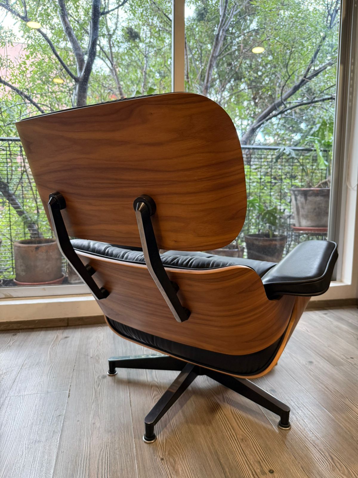 Eames Lounge & Ottoman Herman Miller