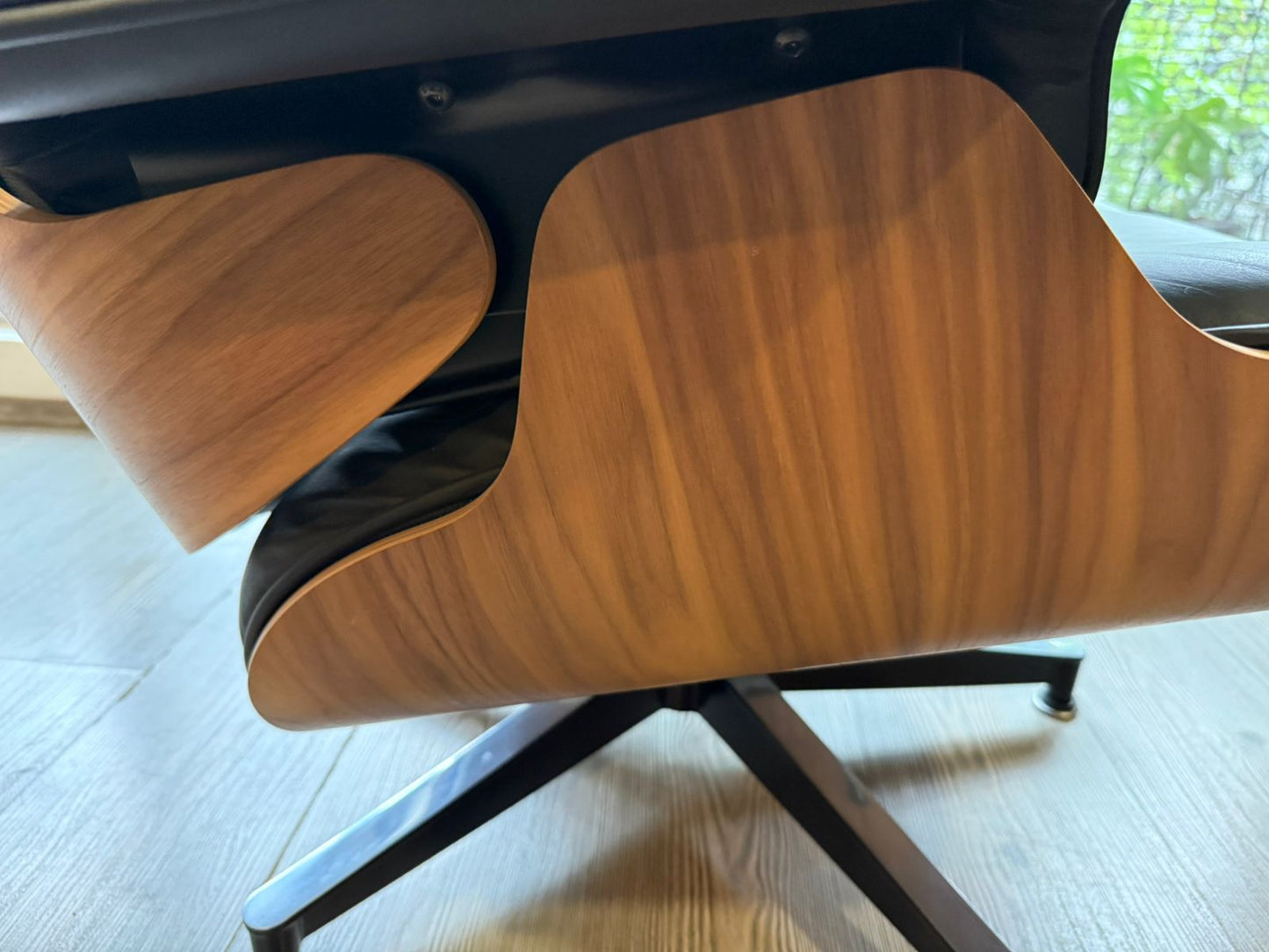 Eames Lounge & Ottoman Herman Miller