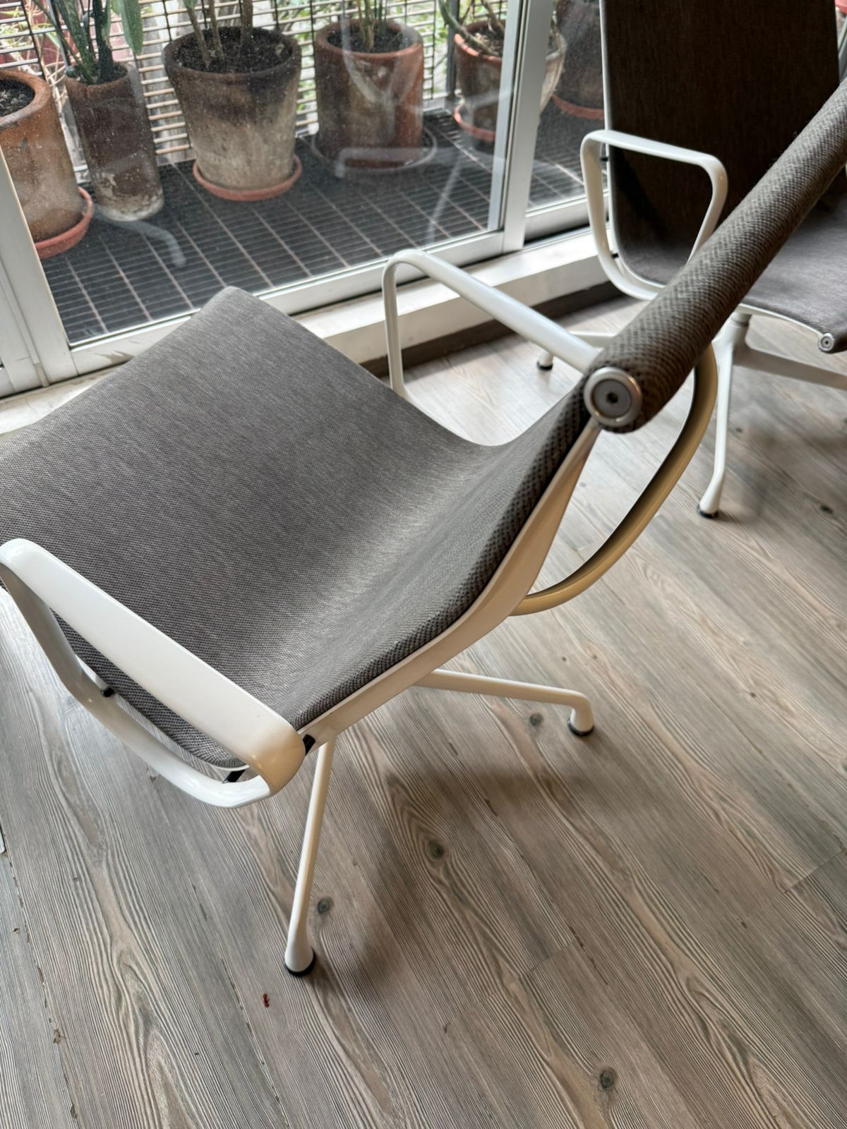 Eames Aluminum Group Lounge Chair Outdoor Herman Miller