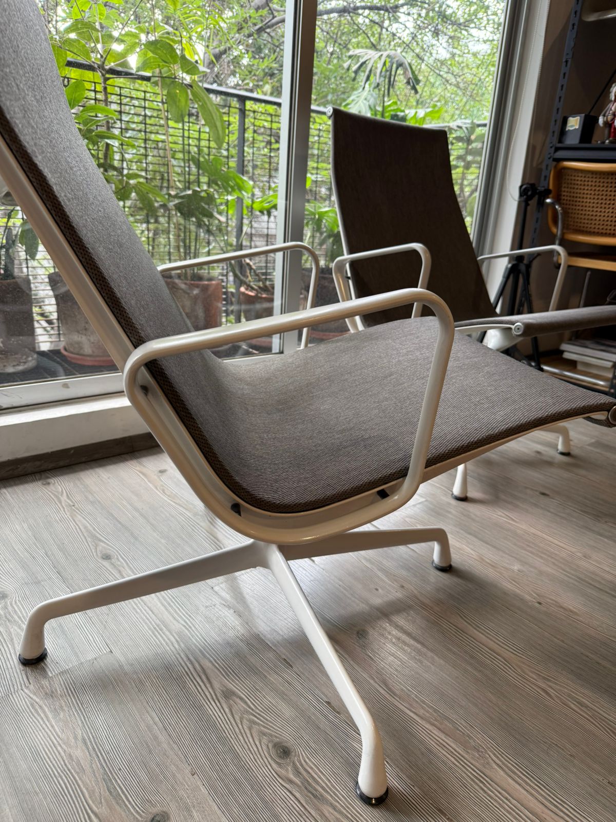 Eames Aluminum Group Lounge Chair Outdoor Herman Miller