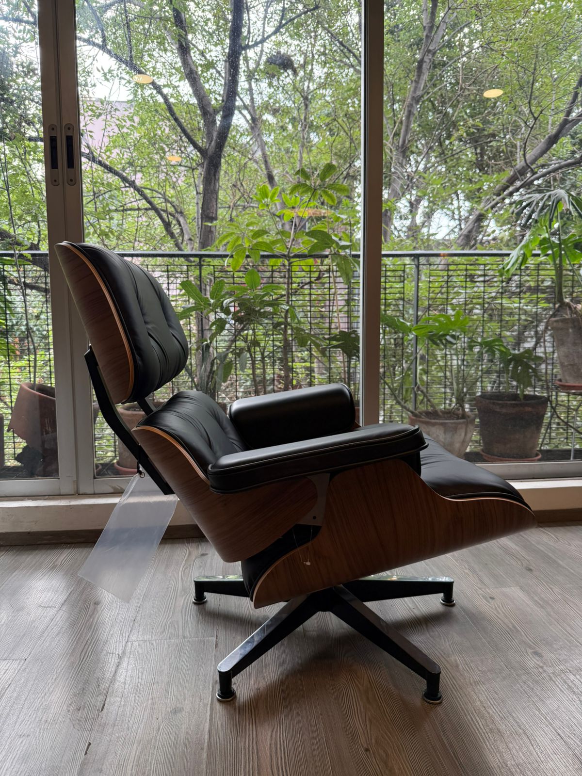 Eames Lounge & Ottoman. Herman Miller