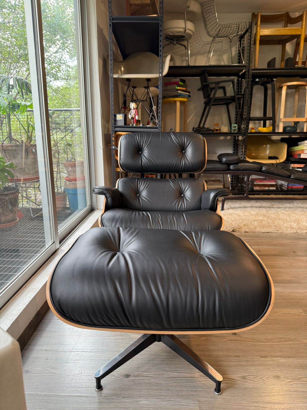 Eames Lounge & Ottoman. Herman Miller