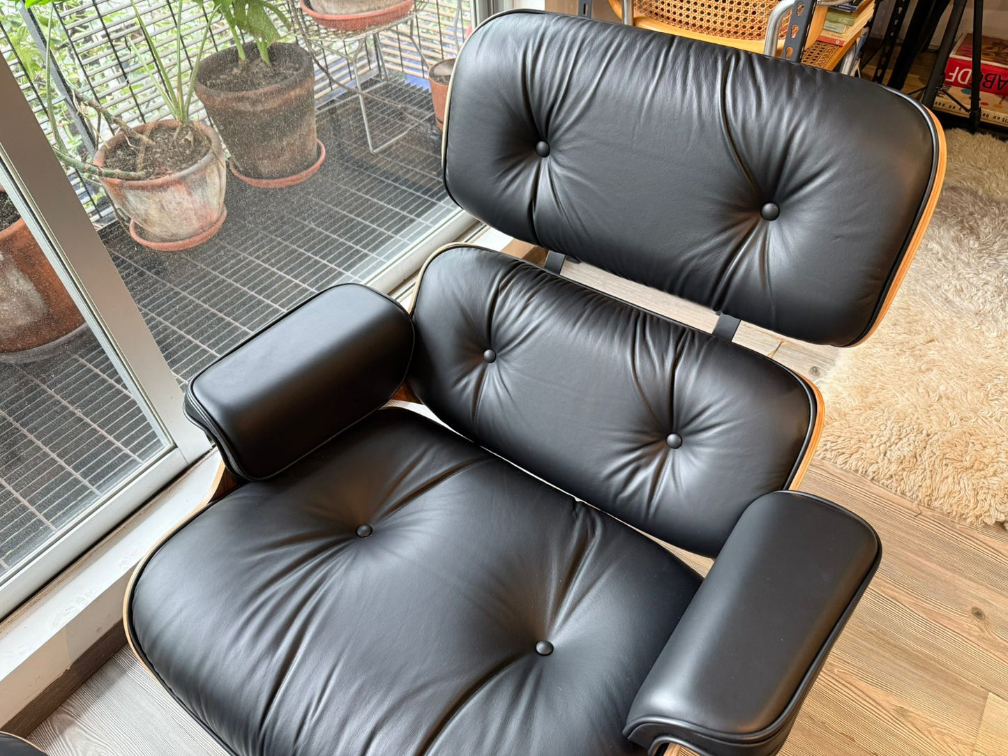 Eames Lounge & Ottoman. Herman Miller