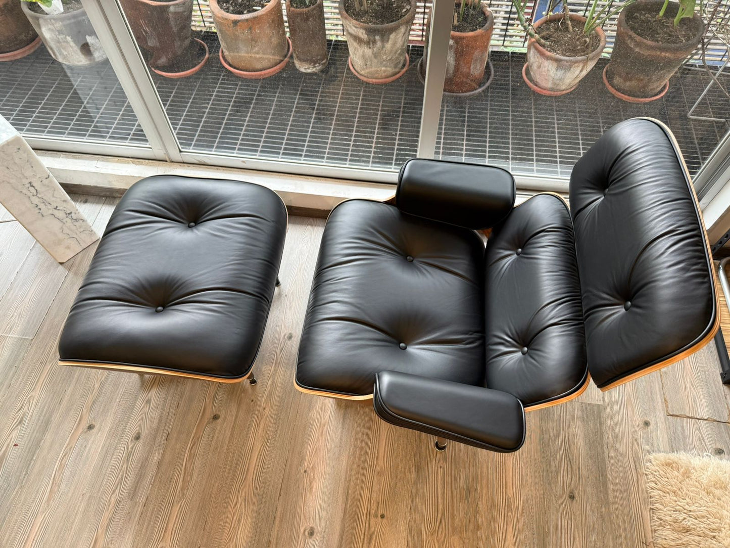 Eames Lounge & Ottoman. Herman Miller