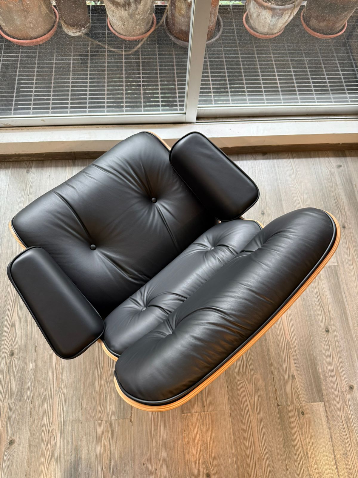 Eames Lounge & Ottoman. Herman Miller
