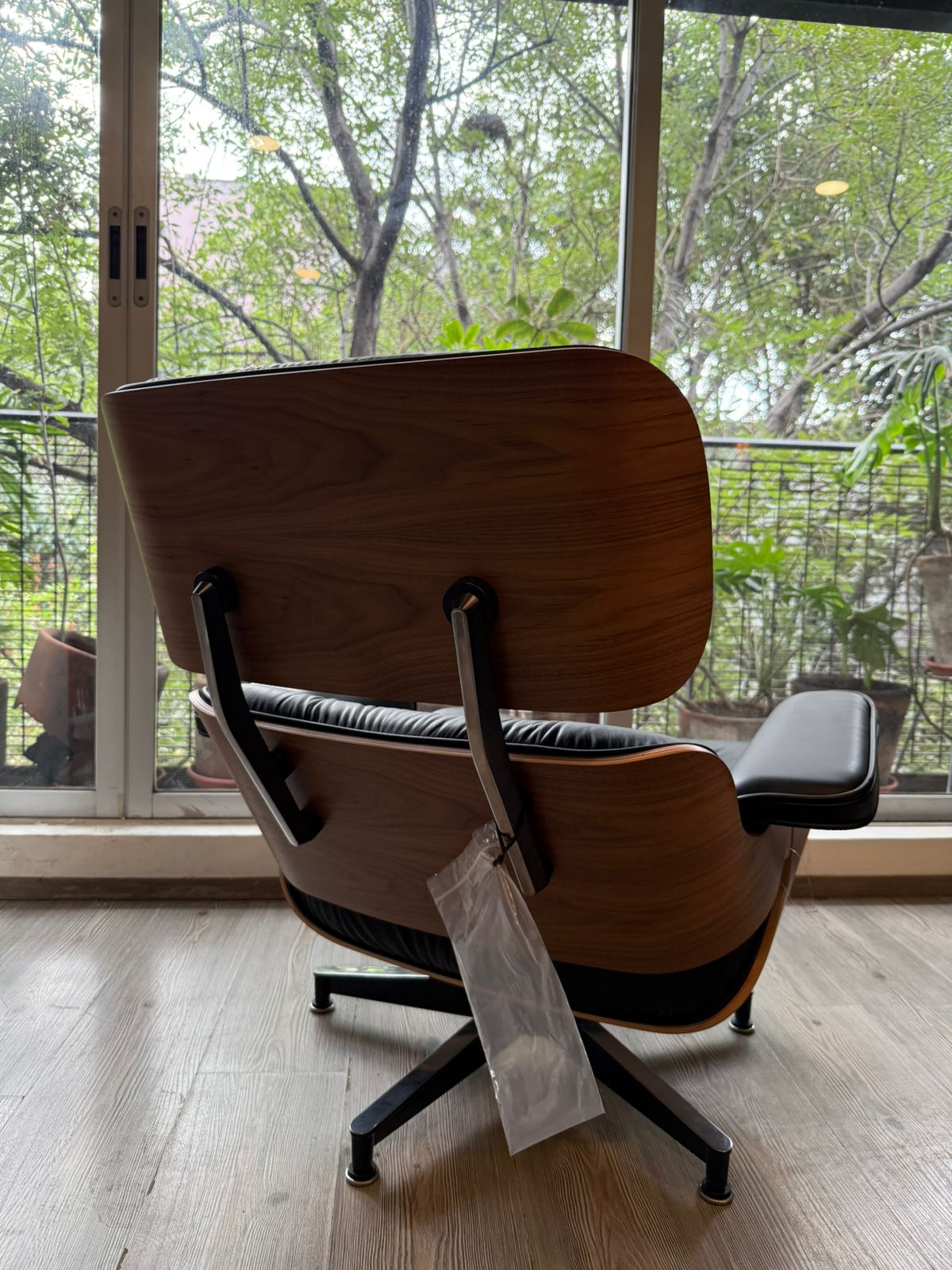 Eames Lounge & Ottoman. Herman Miller