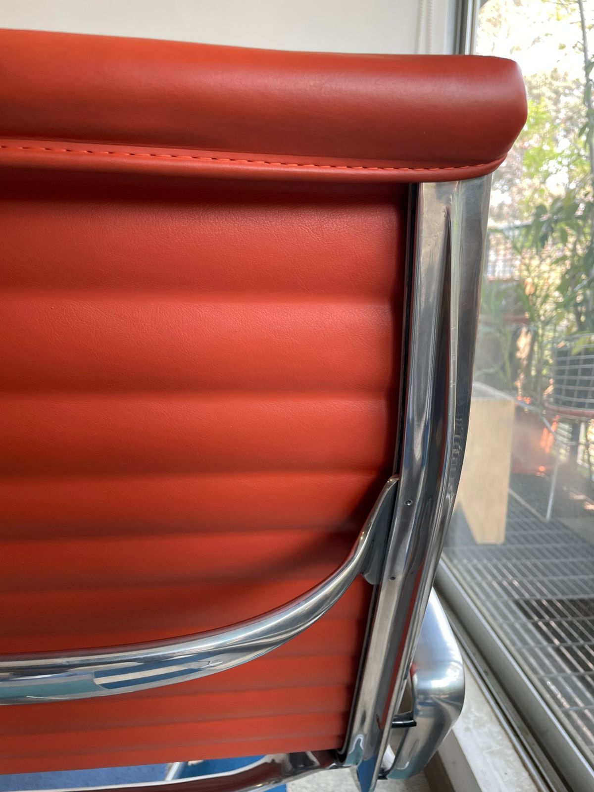 EA 116 Lounge Chair Herman Miller