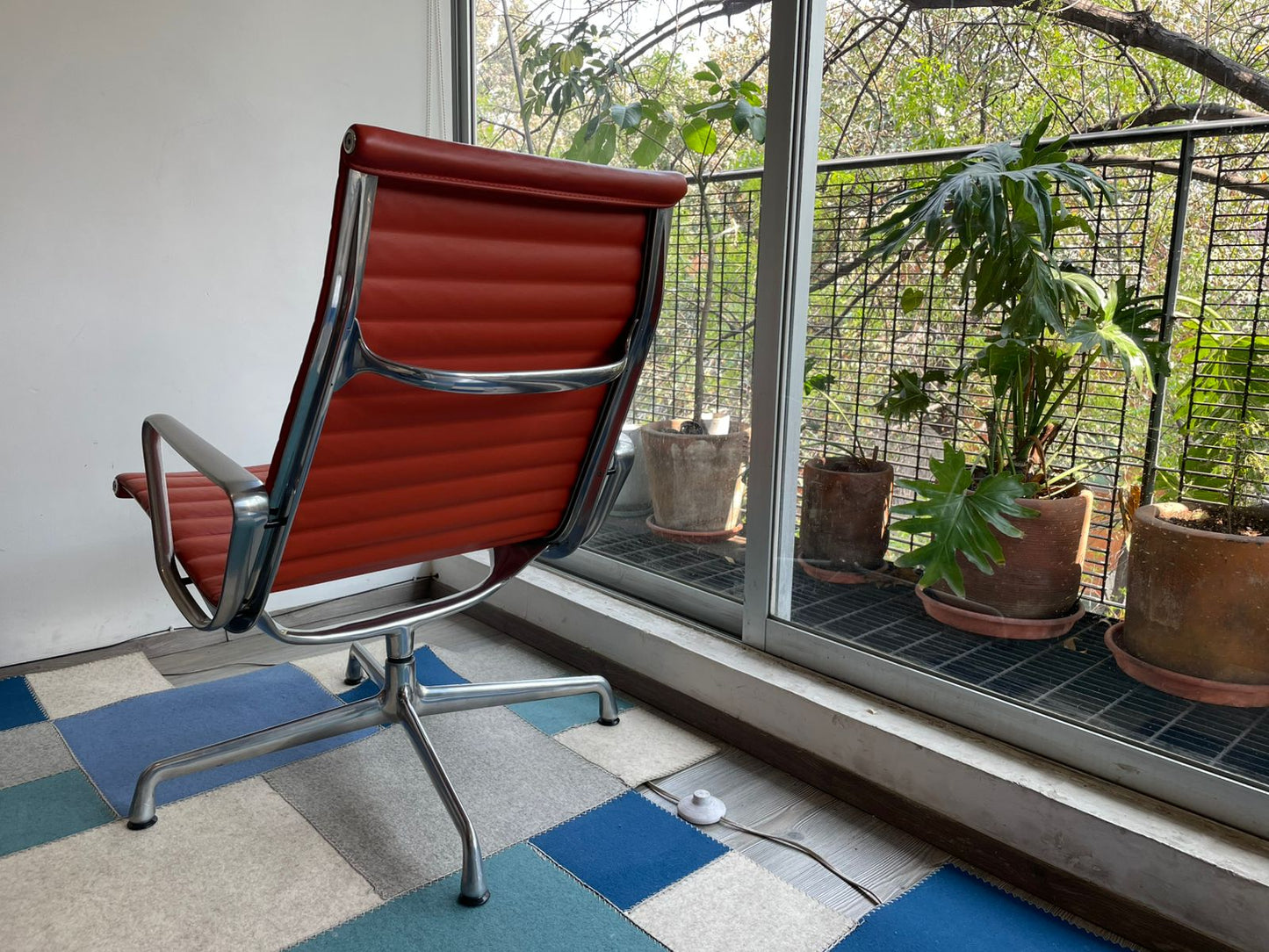 EA 116 Lounge Chair Herman Miller