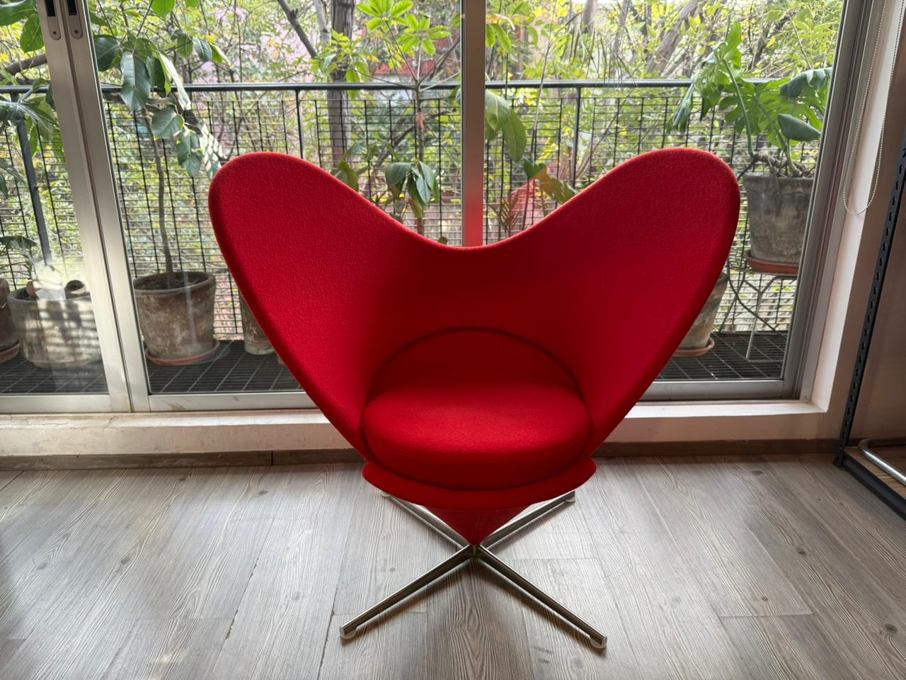 Heart Cone Chair Vitra