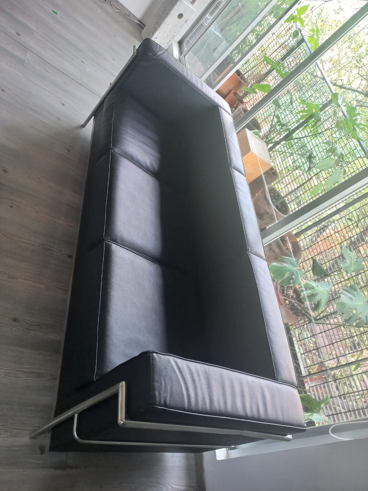 LC3 - Three seater Sofa - Le Corbusier - Pierre Jeanneret - Charlotte Perriand