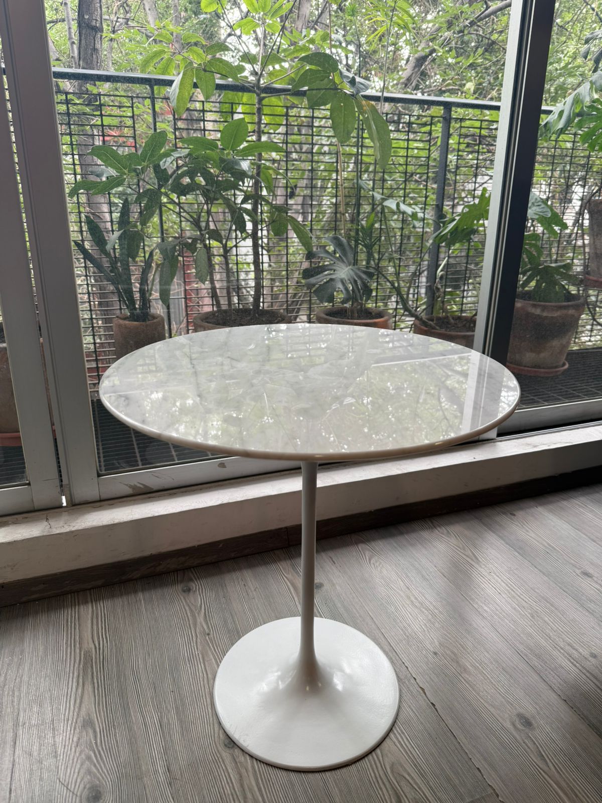 Table Saarinen Tulip Side Knoll