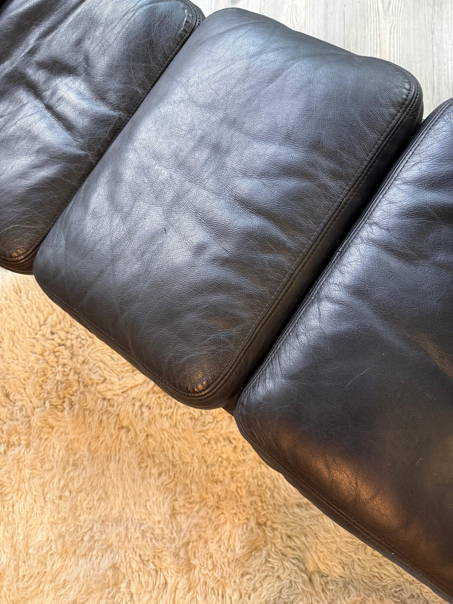 ES-106 'Billy Wilder' Chaise Herman Miller