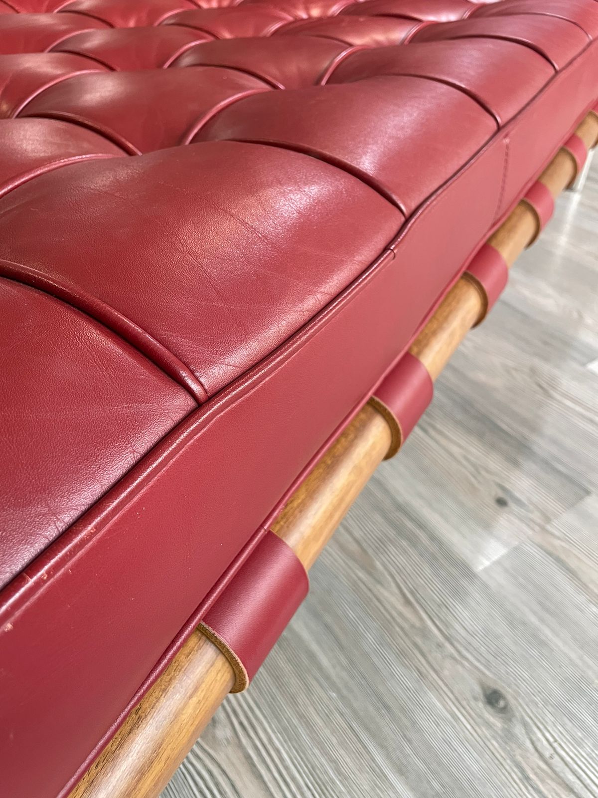 Barcelona Couch Mies Van Der Rohe Knoll