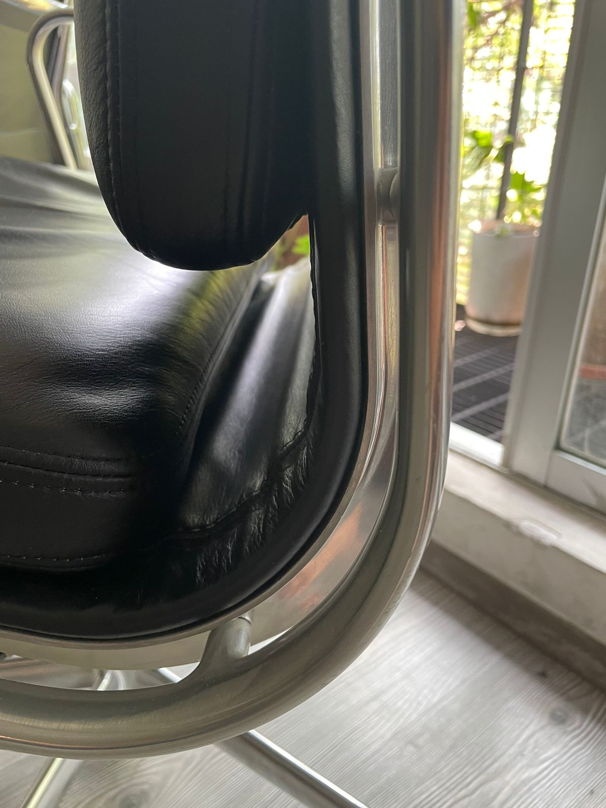 Eames Soft Pad EA 434 Chair Herman Miller