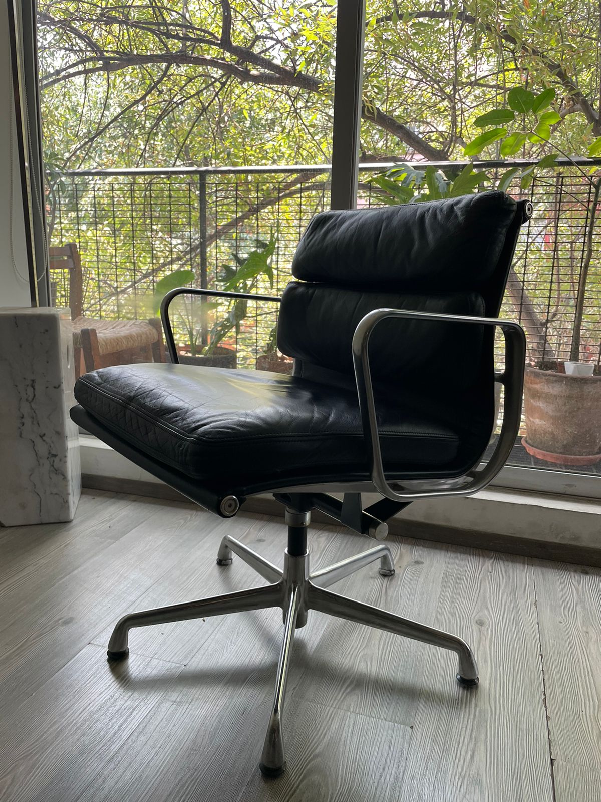 Eames Soft Pad EA 434 Chair Herman Miller