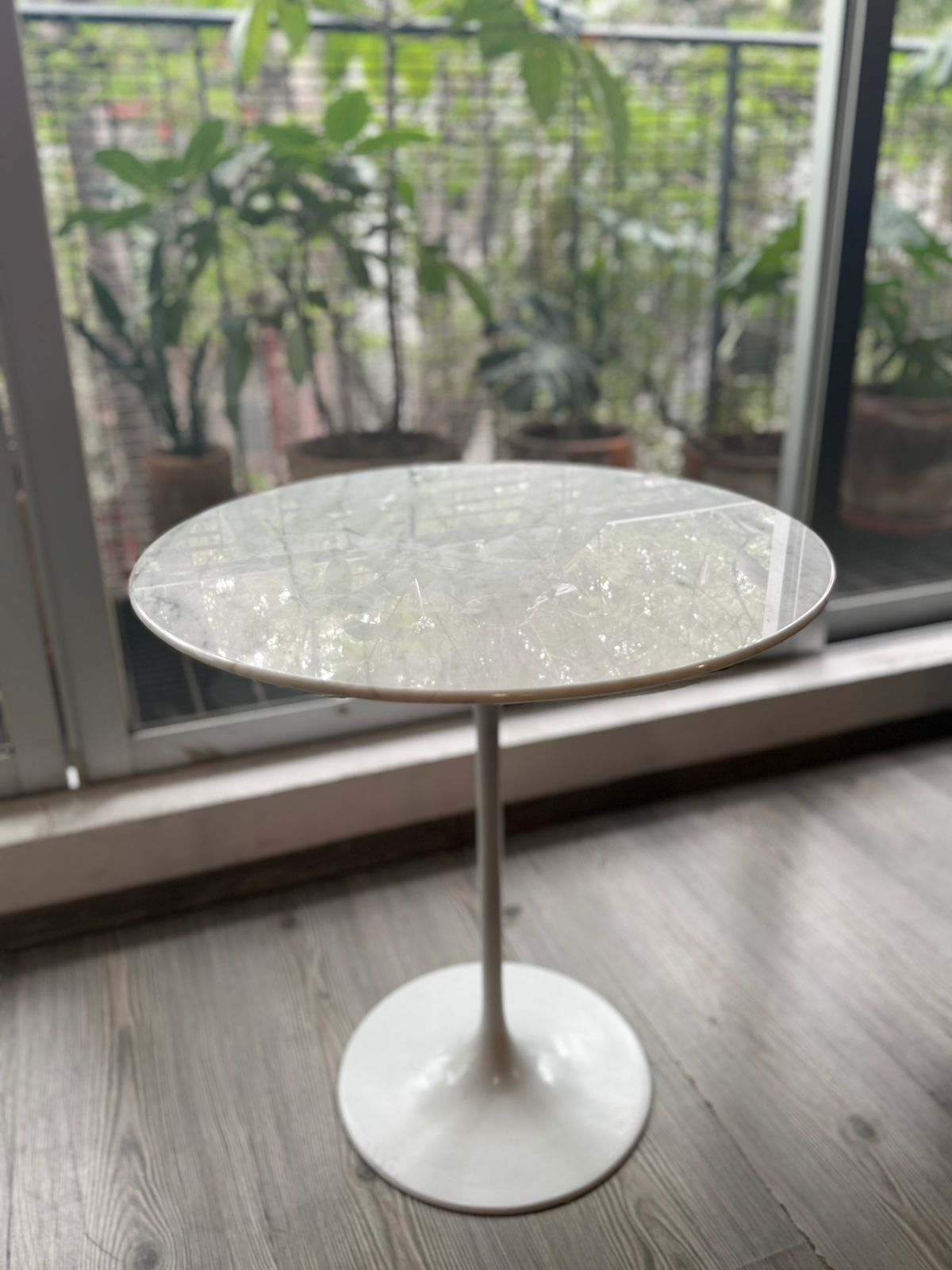 Table Saarinen Tulip Side Knoll