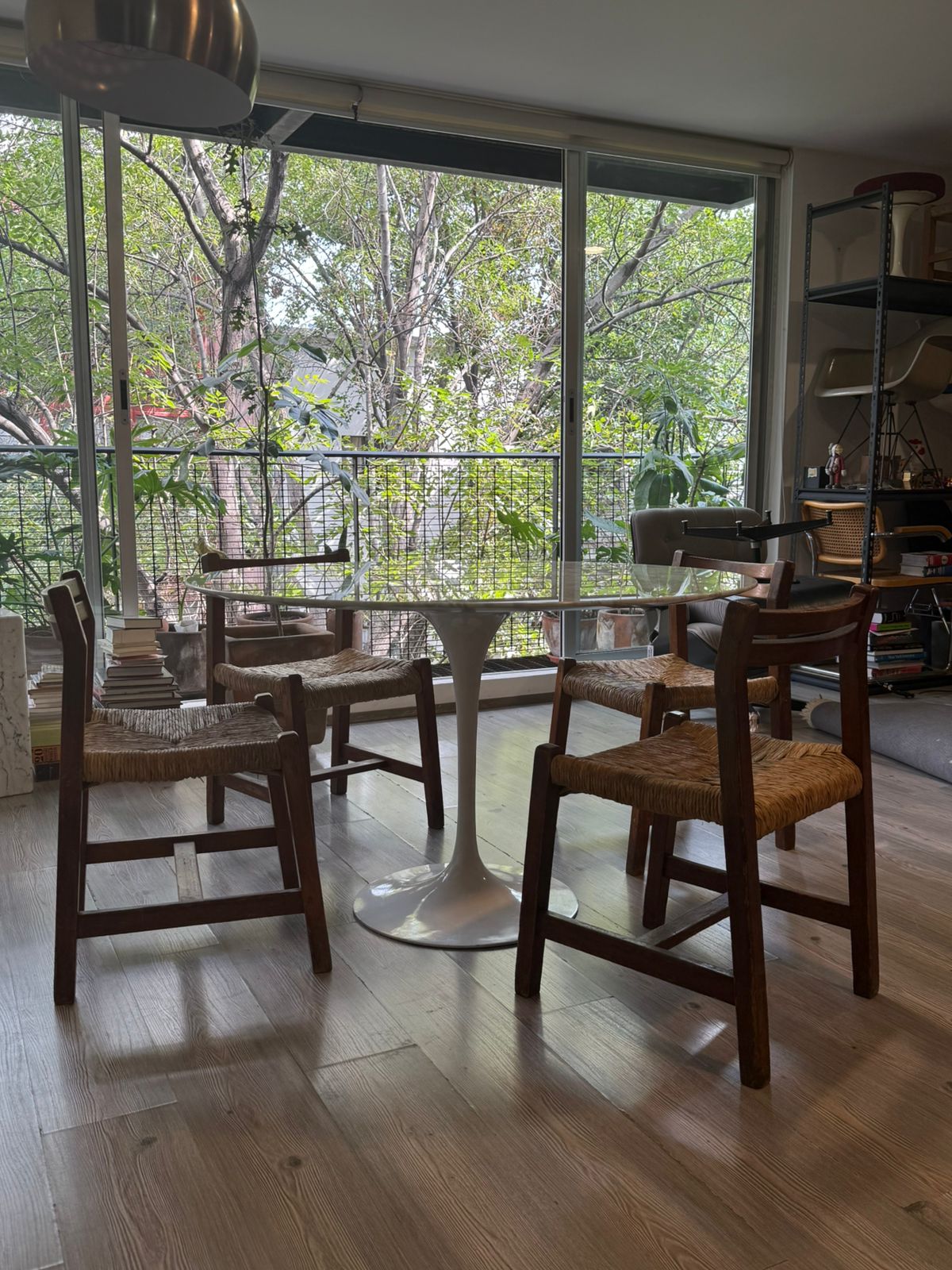 Saarinen Dining Table Round Replica