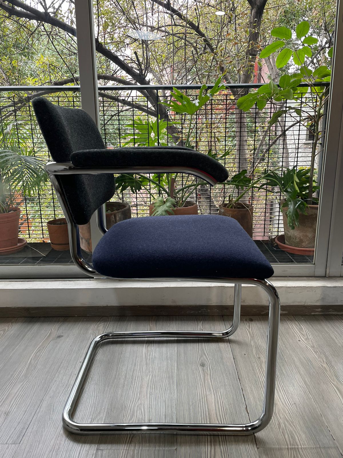 Cesca Chair Model B32 Knoll Studio