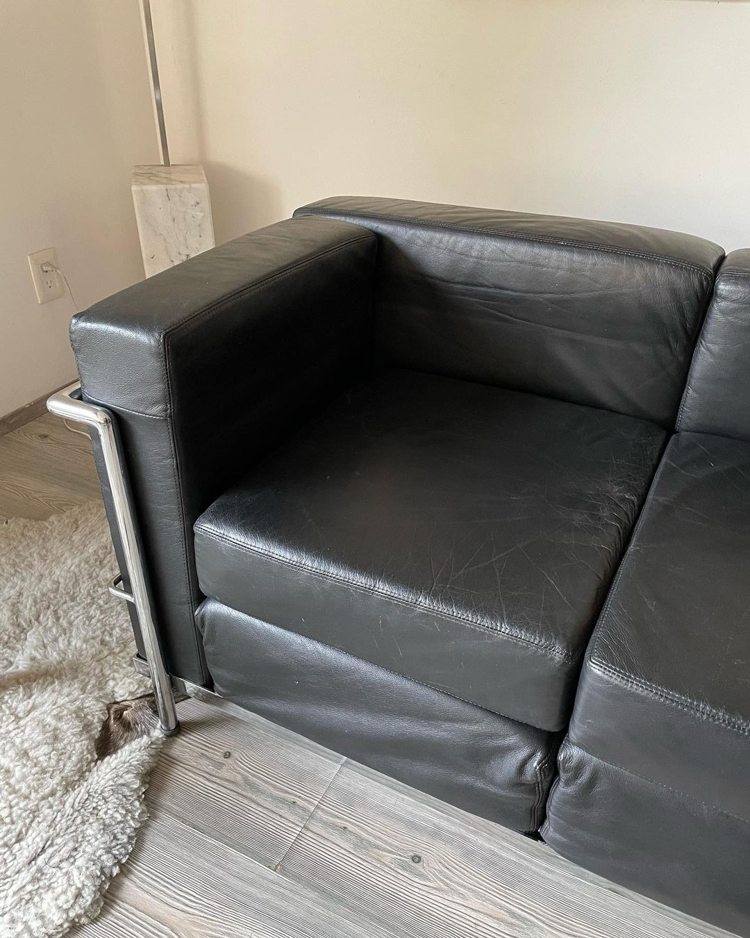 LC3 - Three seater Sofa - Le Corbusier - Pierre Jeanneret - Charlotte Perriand
