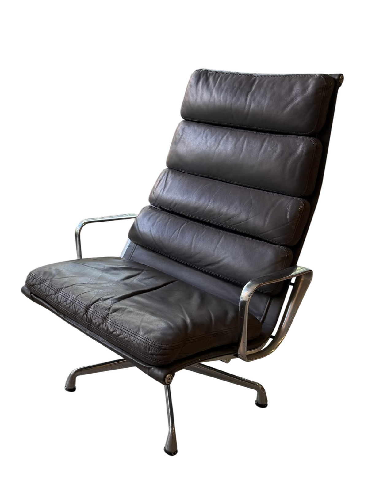 Eames Soft Pad Lounge Chair        Herman Miller