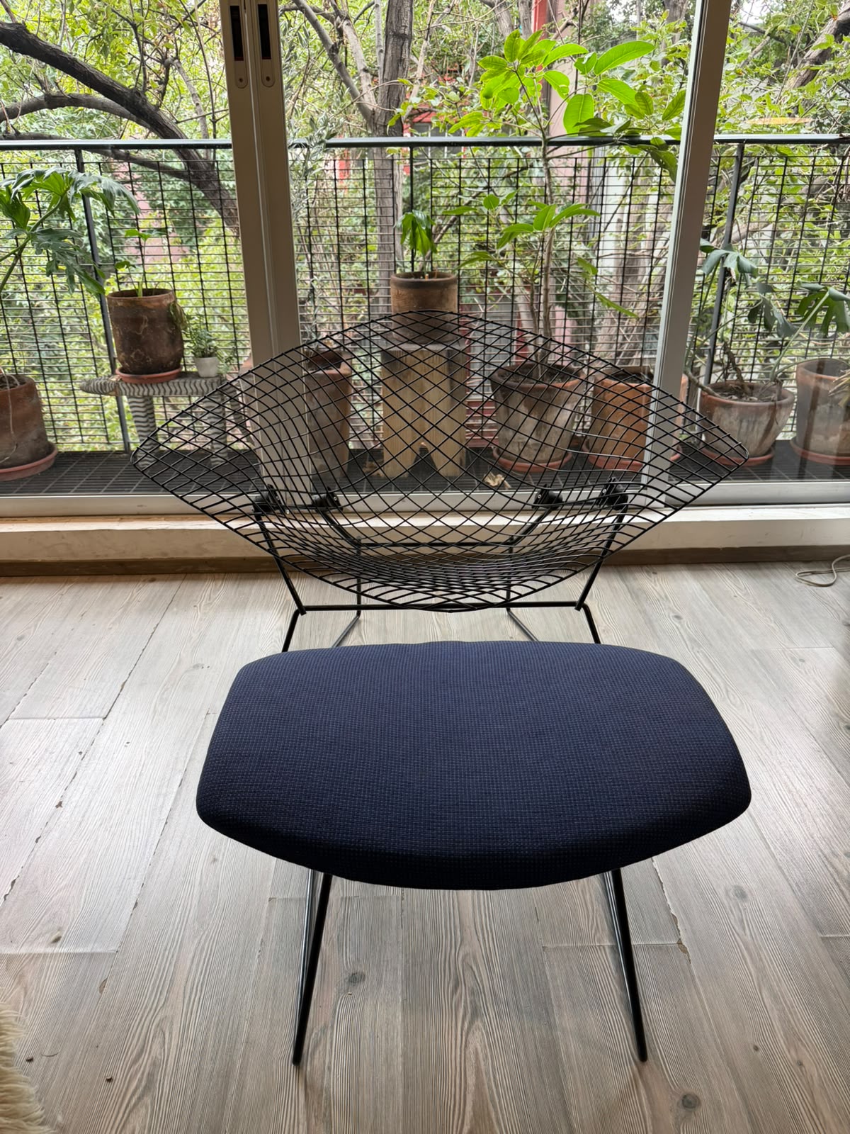 Bertoia Large Diamond Chair & Ottoman         Knoll