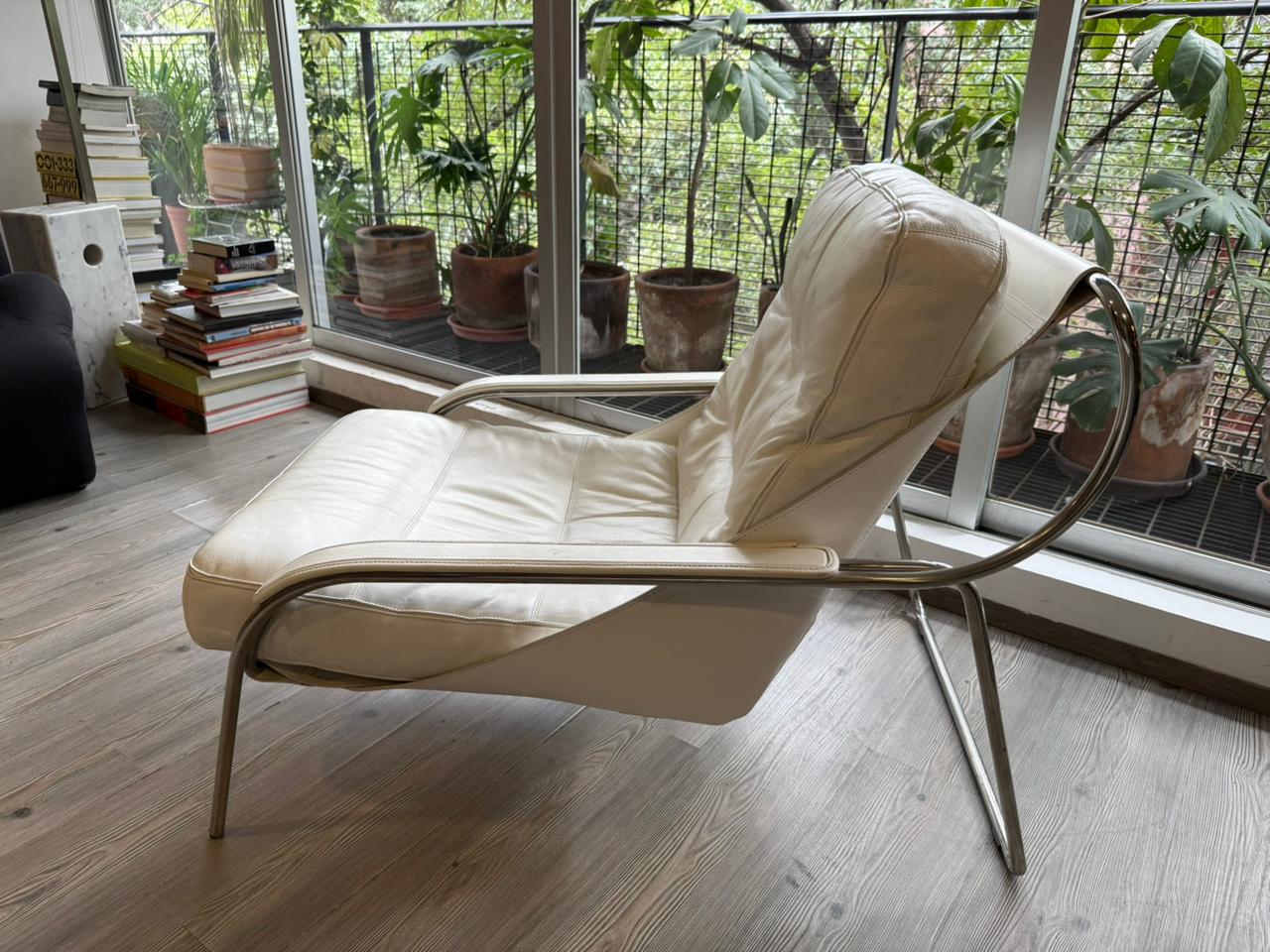 Maggiolina Lounge Chair               Zanotta