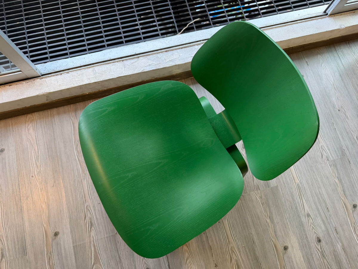 Eames LCW     Collab Herman Miller X HAY