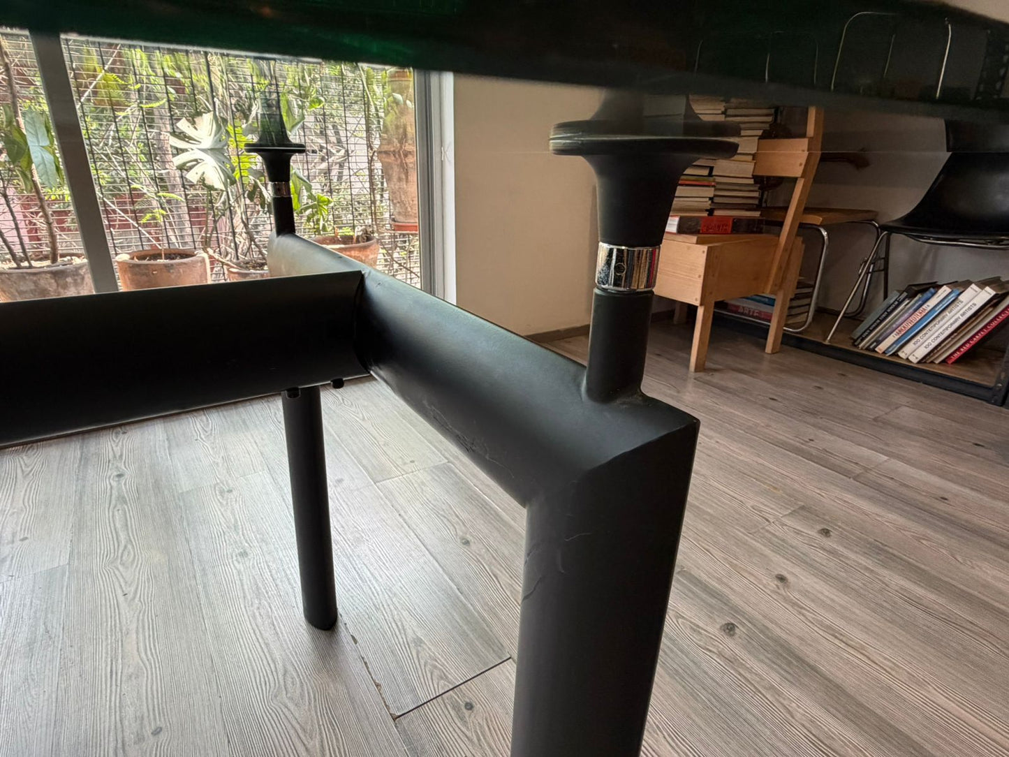 Lc6 Le Corbusier Dining Table         Replica