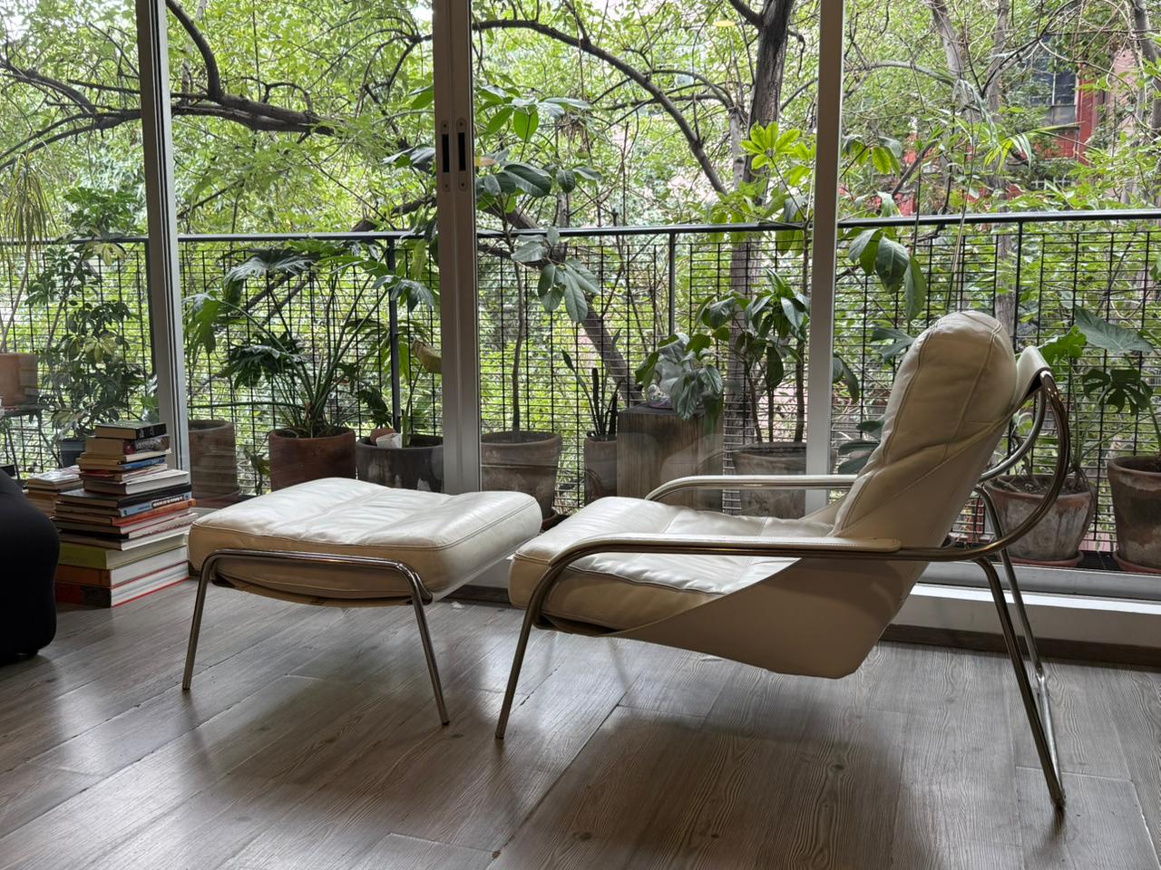 Maggiolina Lounge Chair               Zanotta
