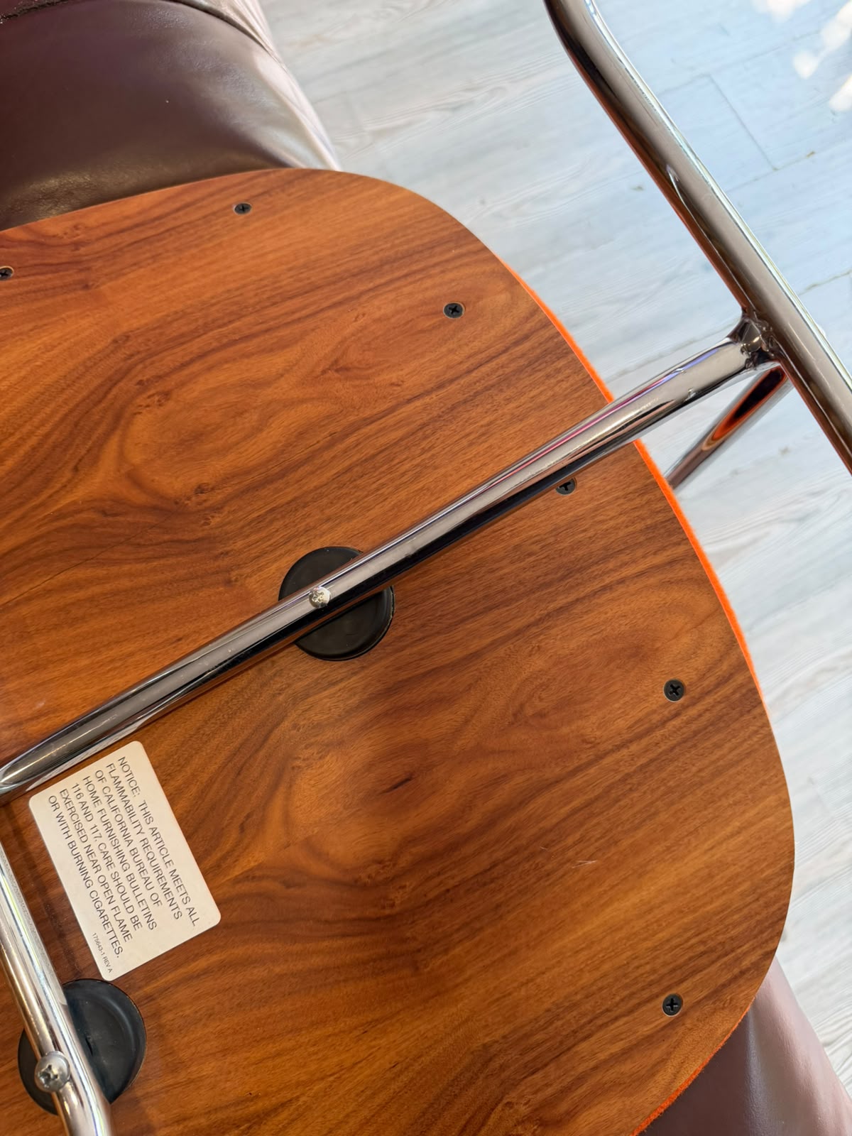 Eames DCM         Herman Miller
