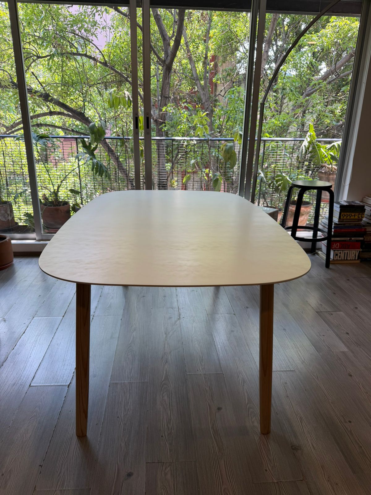 MC2 BRANCA TABLE                Industrialfacility